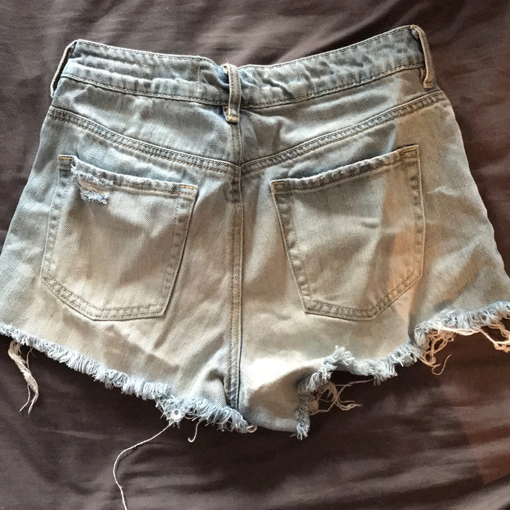 PacSun High Rise Ripped Shorts 💙 - Picture 2 of 3